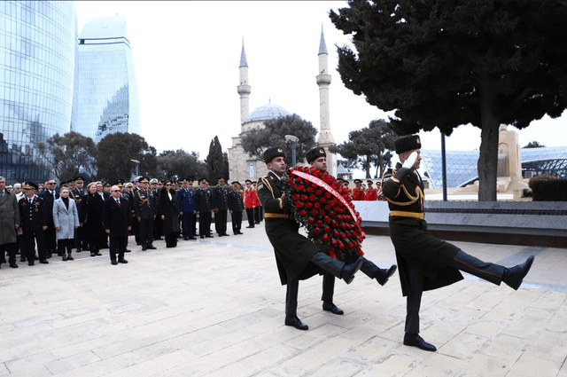 Bakı Türk Şəhidliyində Çanaqqala zəfərinin ildönümü qeyd olunub