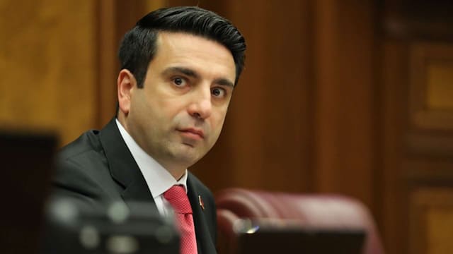 Alen Simonyan: “Niyə Qarabağa “Artsax” deyirsiniz?” - VİDEO