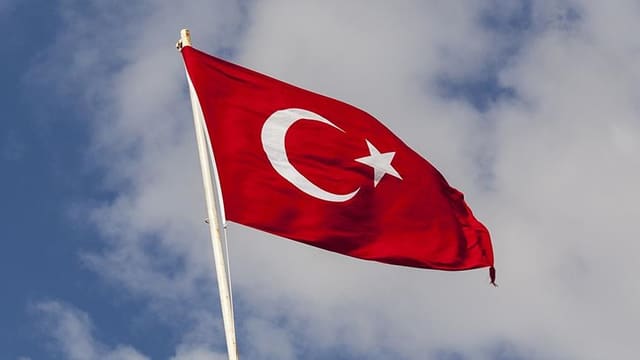 Türkiyə ərəb ölkələrini İranla müharibədən çəkindirməyə çalışır