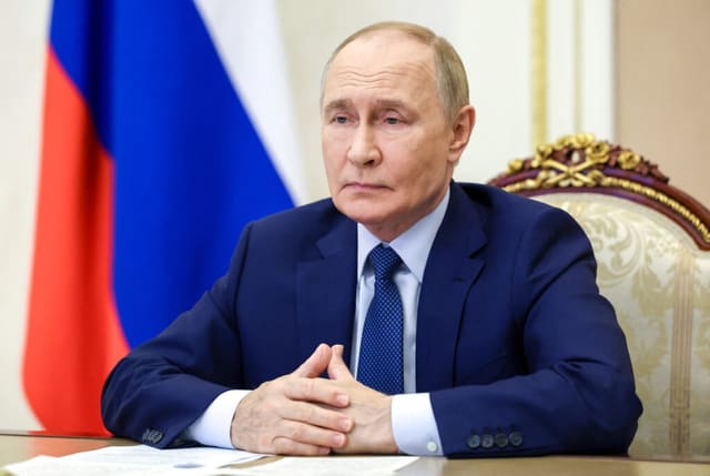 Putin Avropa ilə münasibətlərin böhran vəziyyətində olduğunu bildirib
