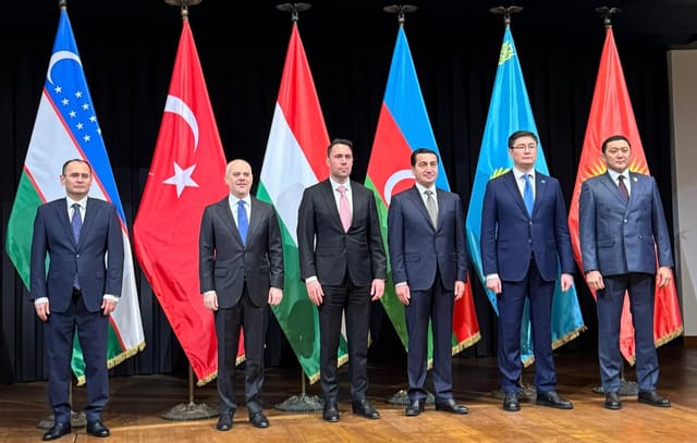 Hikmət Hacıyev TDT liderlərinin diplomatik köməkçilərinin toplantısında iştirak edib
