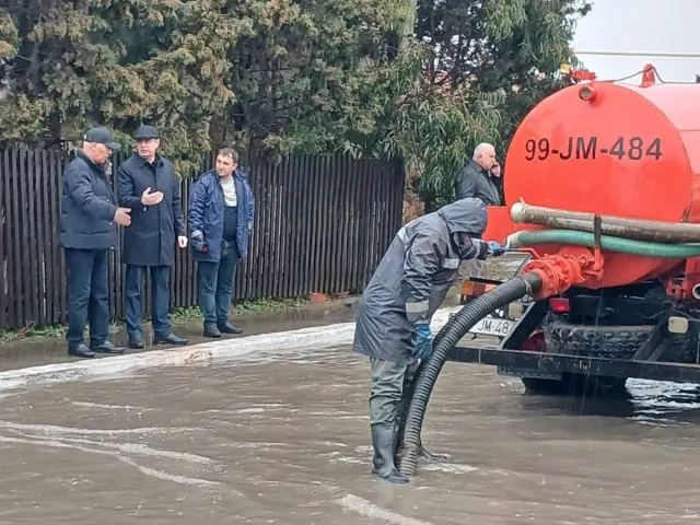 İcra başçıları subasma hadisəsi baş verən əraziyə gəliblər