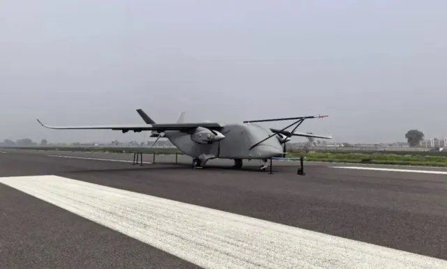 Çində ən böyük yük dronlarından biri ilk uçuşunu başa vurub