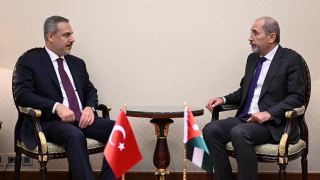 Hakan Fidan iordaniyalı həmkarı ilə görüşüb