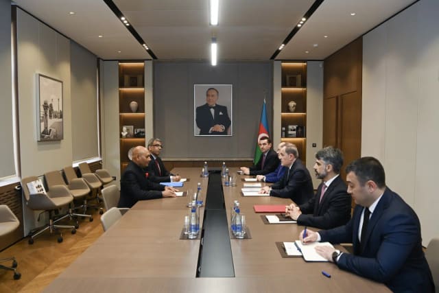  Ceyhun Bayramov Hindistanın ölkəmizə yeni təyin olunmuş səfirini qəbul edib