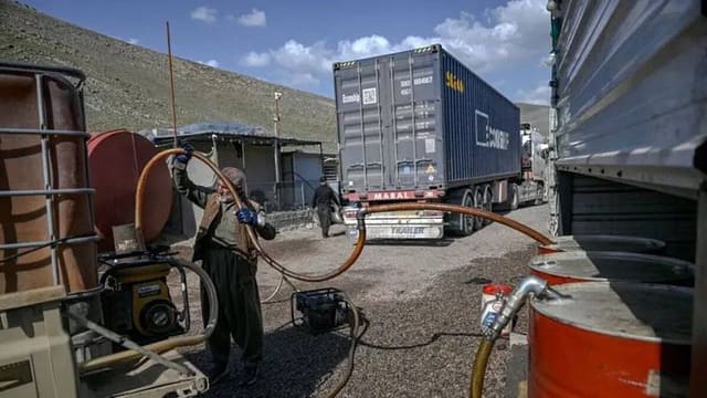 İraq neftin quru yolu ilə ixracına başlayıb
