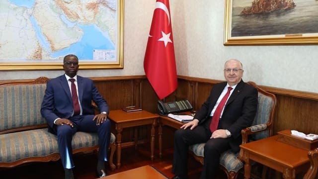 Türkiyə və Niger müdafiə nazirləri görüşüb