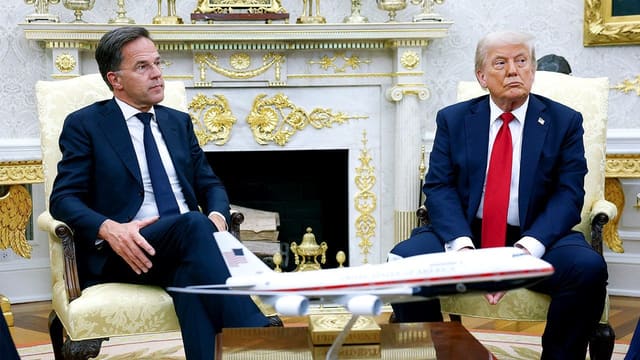 Donald Trump və Mark Rutte Hörmüz boğazında təhlükəsizliyi müzakirə edib