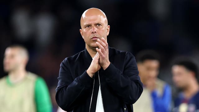 "Liverpul"un sahibləri Arne Slotu komandada saxlamaq istəyirlər
