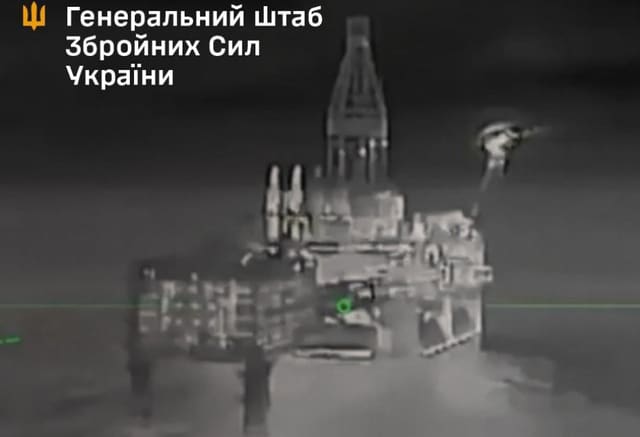 Ukrayna Xəzərdə Rusiyaya məxsus qazma platformalarını vurub