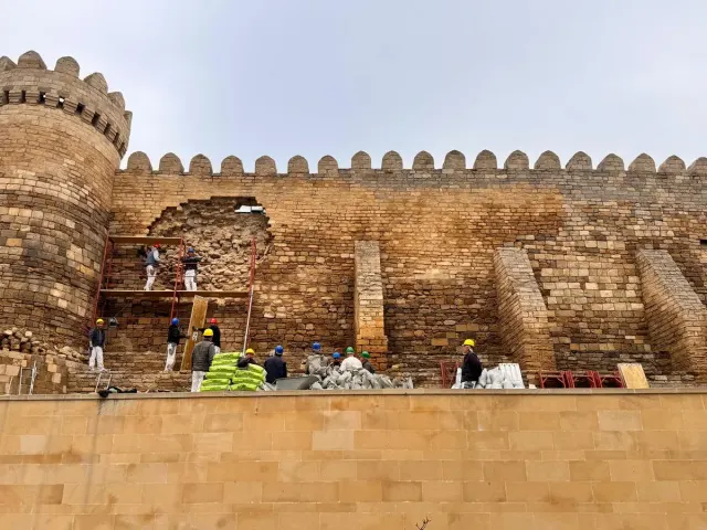 İçərişəhər Qala divarının dağılan hissəsində tədbirlər görüləcək