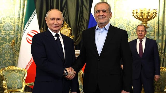 Putin ilə Pezeşkian arasında telefon danışığı olub