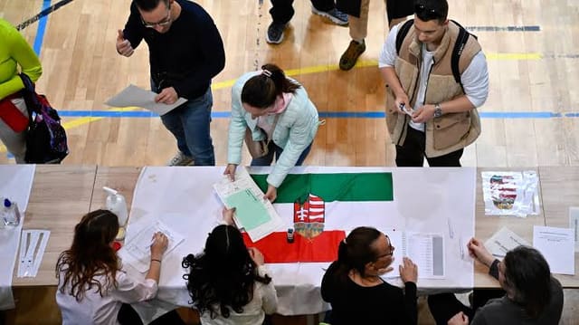 Macarıstanda parlament seçkiləri başa çatıb, səslərin sayılmasına başlanılıb