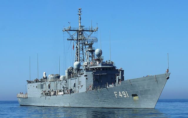 Britaniya Hörmüz boğazına minaaxtaran gəmilər göndərəcək
