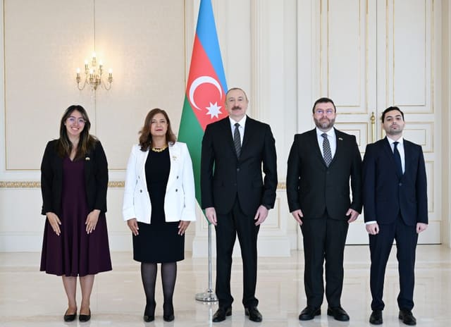 İlham Əliyev Kolumbiyanın yeni səfirini qəbul edib - YENİLƏNİB