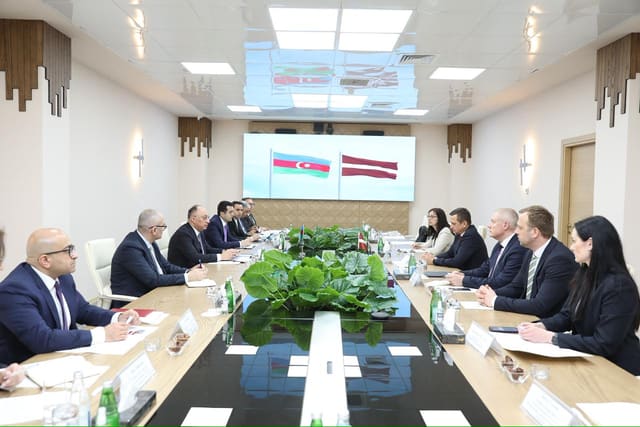 Qoşqar Təhməzli ilə Latviyanın kənd təsərrüfatı naziri Armands Krauze arasında görüş olub