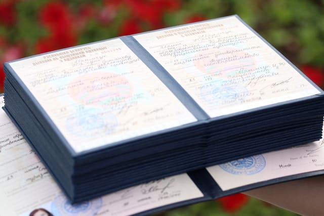 Xaricdə təhsil alan 255 nəfərin diplomu tanınmayıb