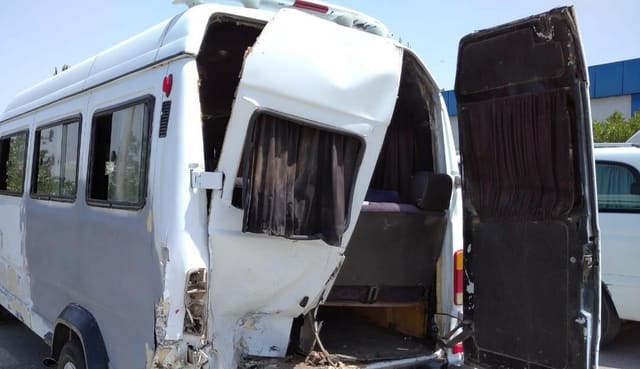 Sabirabadda mikroavtobus aşıb