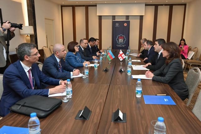 Sahibə Qafarova Gürcüstan parlamentinin sədri ilə görüşüb