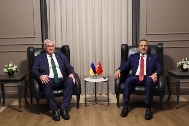 Türkiyə və Ukrayna XİN rəhbərləri görüşüb