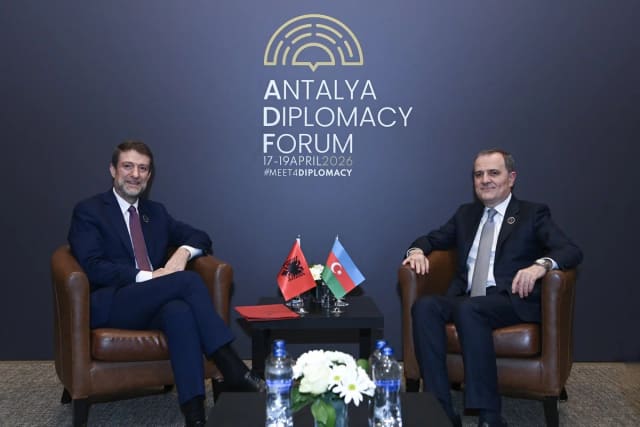 Azərbaycan və Albaniya XİN rəhbərləri görüşüb