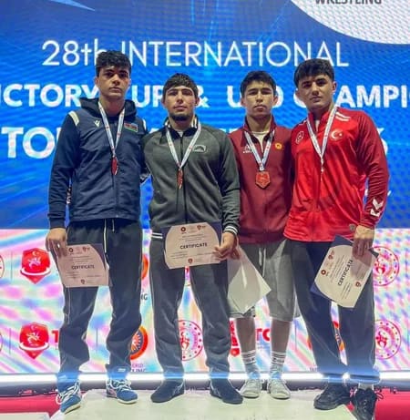 Azərbaycan güləşçiləri Antalyada 13 medalla yadda qaldı
