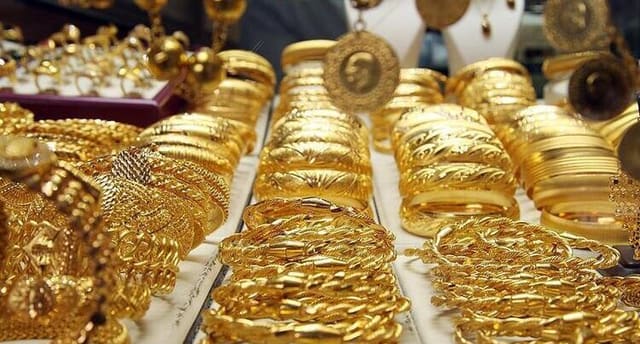 Maştağada evdən 8000 manatlıq qızıl oğurlanıb