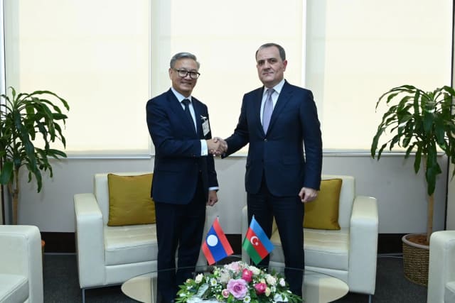 Azərbaycan və Laos XİN rəhbərləri görüşüb