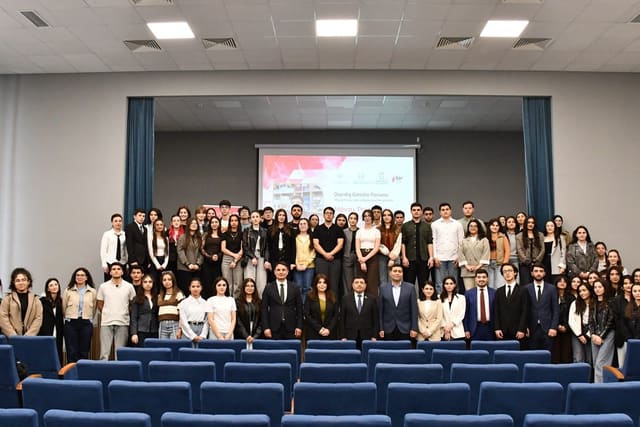 Qarabağ Universitetində “Qayıdış: Gənclər Forumu” başa çatıb