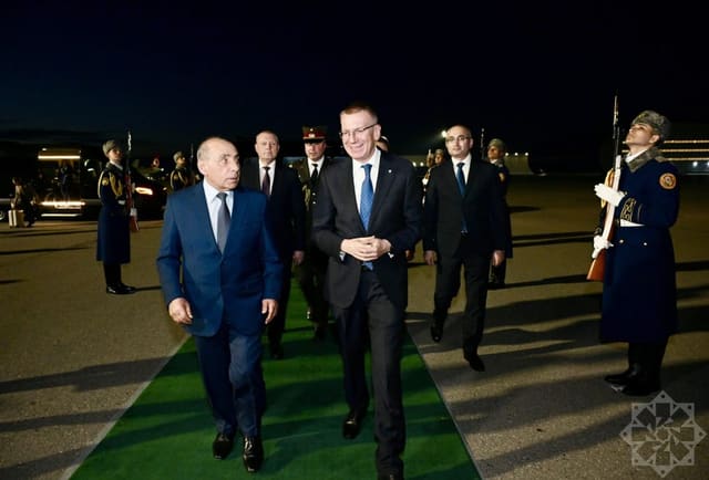 Latviya Prezidenti Azərbaycana rəsmi səfərə gəlib