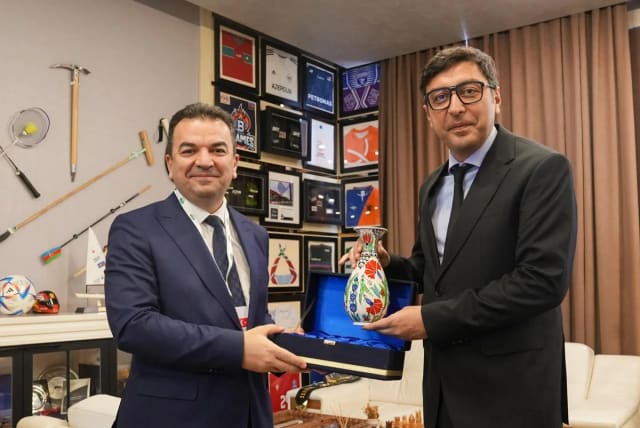 Fərid Qayıbov Türkiyənin Gənclər və İdman Nazirliyinin nümayəndə heyəti ilə görüşüb