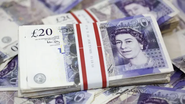 Britaniya qanunsuz immiqrasiya ilə mübarizə üçün Fransaya təxminən 890 milyon dollar ödəyəcək