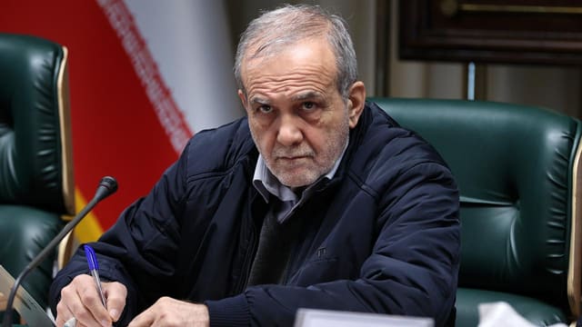 Pezeşkian ABŞ-ni Hörmüz boğazı ilə bağlı məhdudiyyətləri aradan qaldırmağa çağırıb