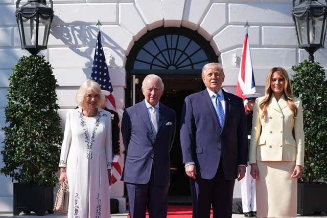 Kral III Çarlz Ağ Evdə Donald Trampla görüşüb