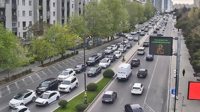 Bakıda hazırda sıxlıq müşahidə olunan yollar açıqlanıb 