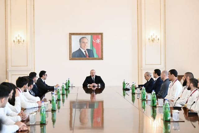 Prezident Avropa çempionatında komanda hesabında çempion olan güləşçiləri qəbul edib - YENİLƏNİB