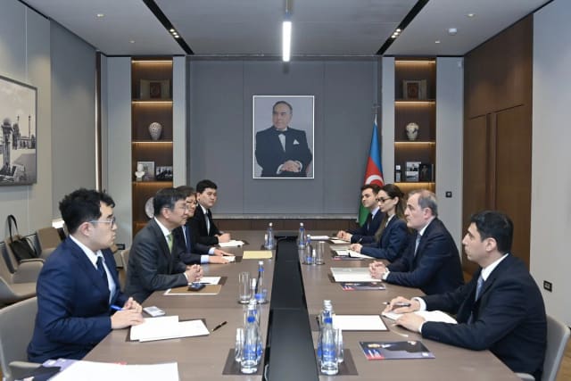 Ceyhun Bayramov Koreya rəsmisi ilə danışıqlar aparıb
