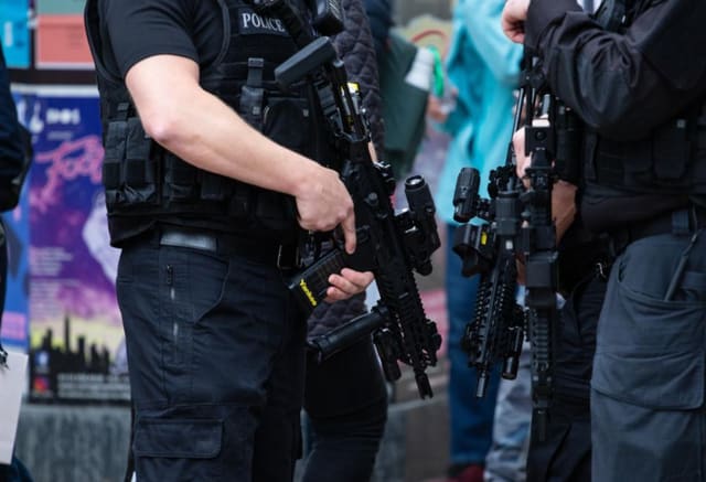Böyük Britaniyada terror təhlükəsi səviyyəsi artırılıb