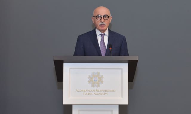 Nazir müavini: Hazırda ölkədə məktəblərin 63 faizinin internetə qoşulmaq imkanı var