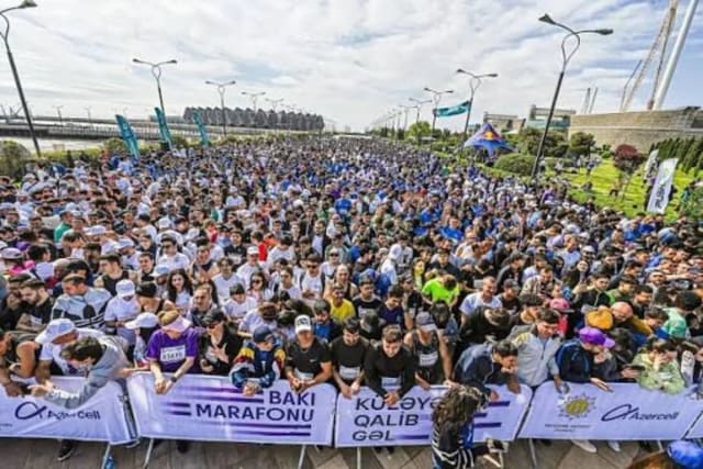 XİN əməkdaşları "Bakı Marafonu 2026"da iştirak ediblər