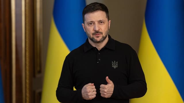 Zelenski İrəvana səfər edib
