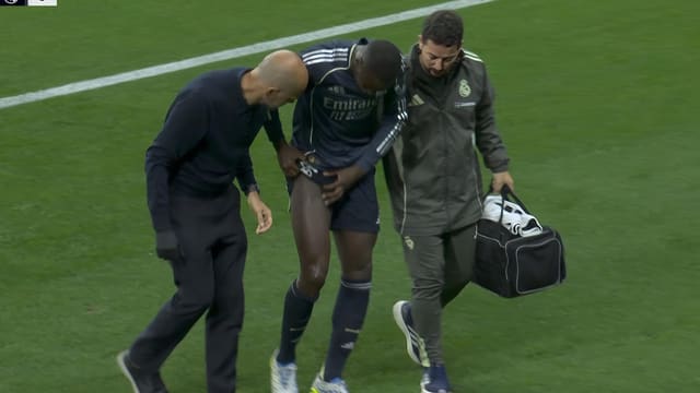 "Real Madrid"in müdafiəçisi "Espanyol"la oyunda sıradan çıxdı 