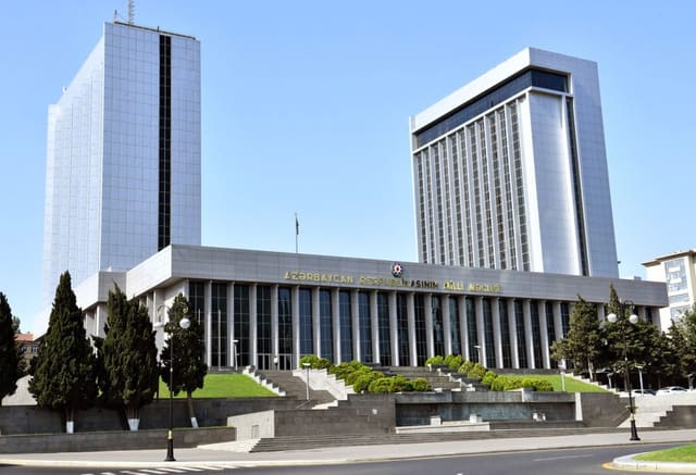 Komissiya Azərbaycana qarşı aparılan hibrid hücum kampaniyalarına dair açıqlama yayıb