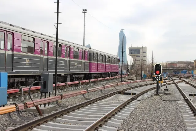 Bakı Metropolitenində aprel ayında sərnişin daşınması 20 milyonu ötüb