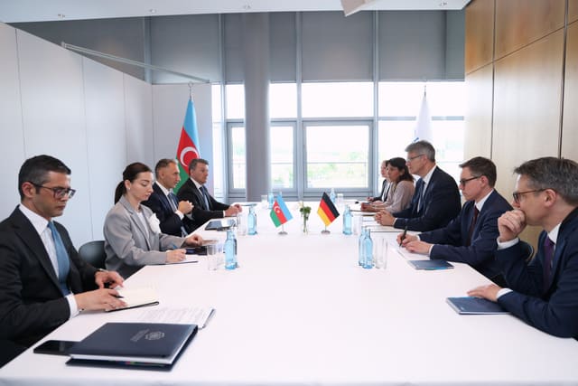 Azərbaycan və Almaniya arasında nəqliyyat əlaqələrinin inkişafı müzakirə olunub