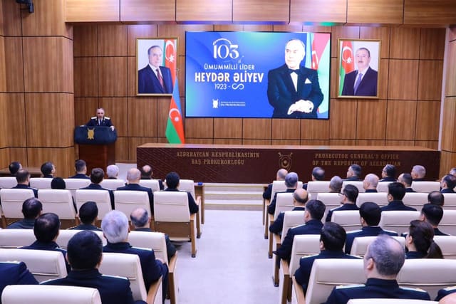 Baş Prokurorluqda Ulu Öndər Heydər Əliyevin anadan olmasının 103-cü ildönümü ilə bağlı tədbir keçirilib