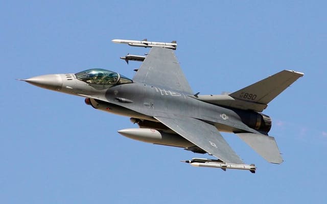 Belçika Ukraynaya 53 ədəd F-16 qırıcı təyyarəsi göndərəcək