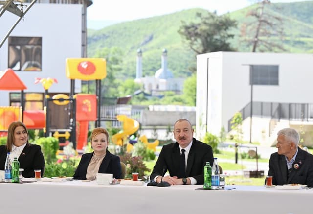 İlham Əliyev: Ulu Öndərin Azərbaycan tarixində həlledici rolu bizim yaddaşımızdan heç vaxt silinməyəcək