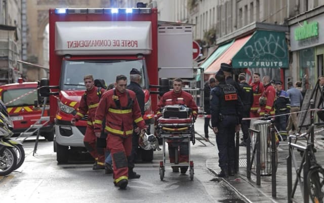 Fransada hava limanı yaxınlığında güclü yanğın baş verib  