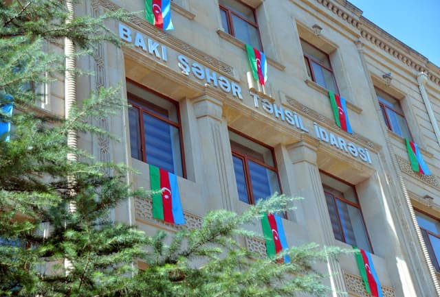 Bakıda şagirdin pəncərədən yıxılması ilə bağlı BŞTİ-dən AÇIQLAMA